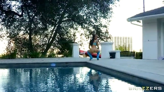 Juelz Ventura wearing sexy blue outfit demonstrating her tight ass outdoor