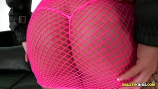 Bella Reese and Mischa Brooks shaking their big round asses