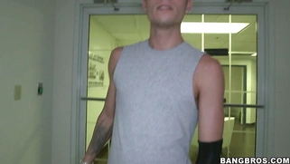 Gorgeous Latina mom Luna Star faces off with a fuck machine