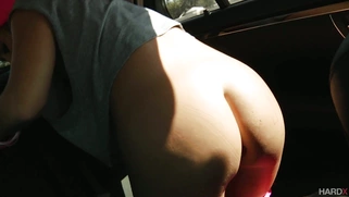 Sweet blondie Carter Cruise puts a toy up her ass in car