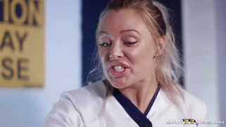 Tattooed Bonnie Rotten sucks cock in the hospital