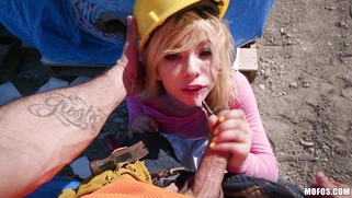 Teen Kenzie Reeves is sucking cock in POV