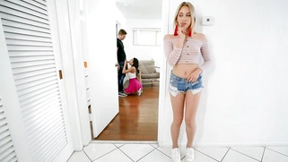 Khloe Kapri and Autumn Falls give blowjob to Oliver Flynn