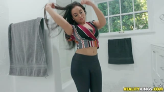 Gabriella Paltrova is playing with the pussy plug