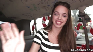 Amateur girl Mia Monroe gets a Christmas gift in a fuckin' box