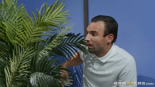 Kristina Shannon gives handjob to Alex legend through the gloryhole