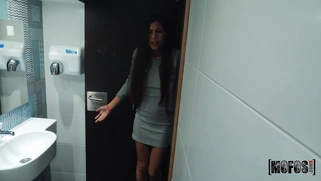 Blonde mom Candy Alexa gives blowjob in the toilet