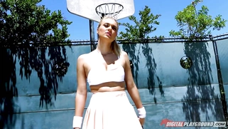 Tennis playing blonde Natalia Starr makes her coach horny