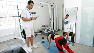 Valentina Nappi gets her leggings ripped and pussy licked