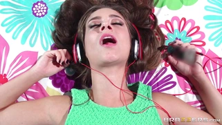 Cassidy Klein dancing in her room and getting licked by her stepmom Farrah Dahl