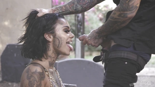 Genevieve Sinn gets her face fucked by Small Hands outdoors