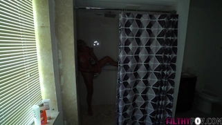 Sophia Grace is sucking the big cock in the shower