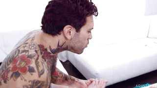 London River gets cumshot on her tied feet