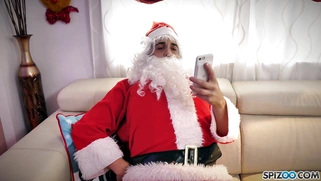 Jessica Jaymes gives nice blowjob to Santa