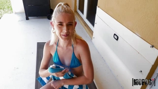 Blonde Jessie Saint is sucking cock in POV