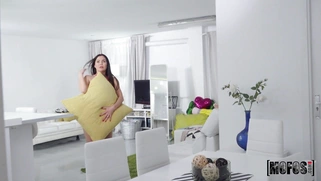 Sasha Coxx gives masterful blowjob in POV