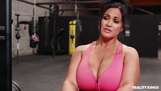 Kailani Kai is sucking the black dick in the gym