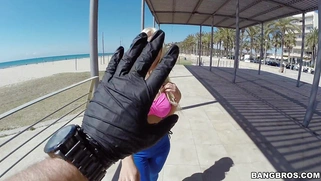Blondie Fesser demonstrates her monster booty in public