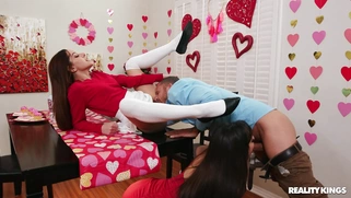 Lexi Luna sucks Scott Nails' cock as he licks Vanna Bardot's pussy