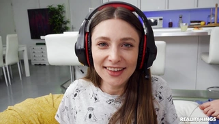 All natural Oxana Chic got her twat plowed