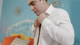 Kenzie Reeves guzzles the cock