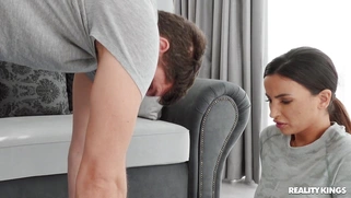 Alyssia Kent on her knees gives masterful blowjob