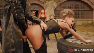 Hot mom Tina Kay gets her pussy drilled standing