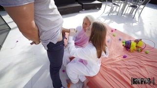 Alice Merchesi and Sadie Hartz are sucking the thick dick outdoors