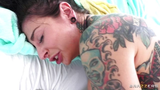 Joanna Angel gets her twat pounded by Small Hands doggystyle