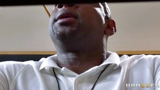 Tia Cyrus blows her PE teacher as he's giving his lecture