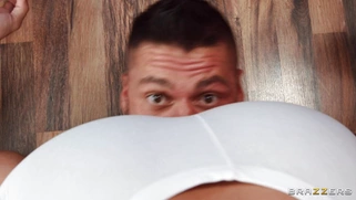 Sofia Lee and Angelo Godshack in the gym