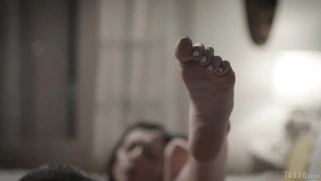 Jaye Summers gets her trimmed pussy licked