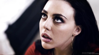 Whitney Wright is sucking the thick cock