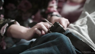 Blonde mom Riley Reyes gives nice blowjob