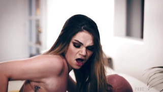 Athena Faris shakes her ass on the hard prick