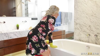 Brittany Bardot is fisting her ass in the bathroom