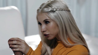 Blonde Kenzie Reeves gives nice blowjob