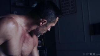 Blonde Mona Blue gives masterful blowjob