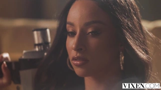 Teanna Trump and photographer have steamy affair