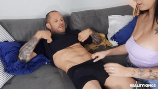 Melody Foxx gives nice blowjob to Scott Nails