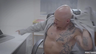 Brett Rossi gets cumshot on her stomach after pussy fucking