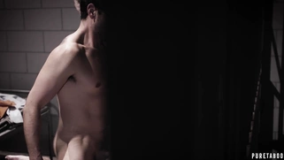 Eliza Jane gets her trimmed pussy banged