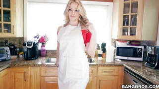 Alexis Texas has perfectly round and delicious derriere