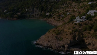 Gorgeous Freya seduces her crush with hot outdoor sex