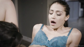 Avi Love loves getting her pussy licked