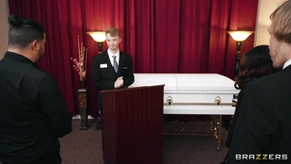 Sally D'Angelo is sucking Jimmy Michaels' cock