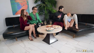 Tiffany Watson gets her pussy licked by Small Hands