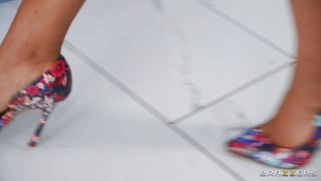 Cali Caliente is sucking the cock in the kitchen