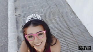 Kitty Love gives nice blowjob in POV