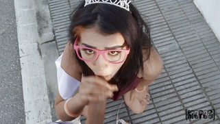 Kitty Love gives nice blowjob in POV